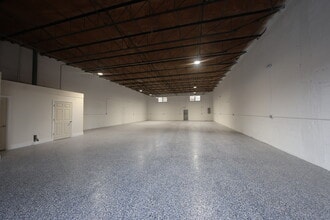 670-698 W 84th St, Hialeah, FL for lease Interior Photo- Image 2 of 9