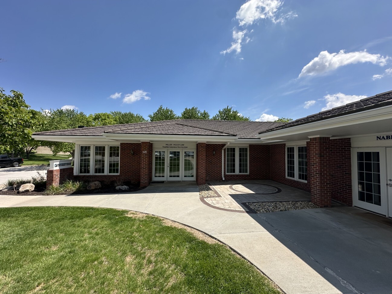 9802 Nicholas St, Omaha, NE for lease Primary Photo- Image 1 of 4