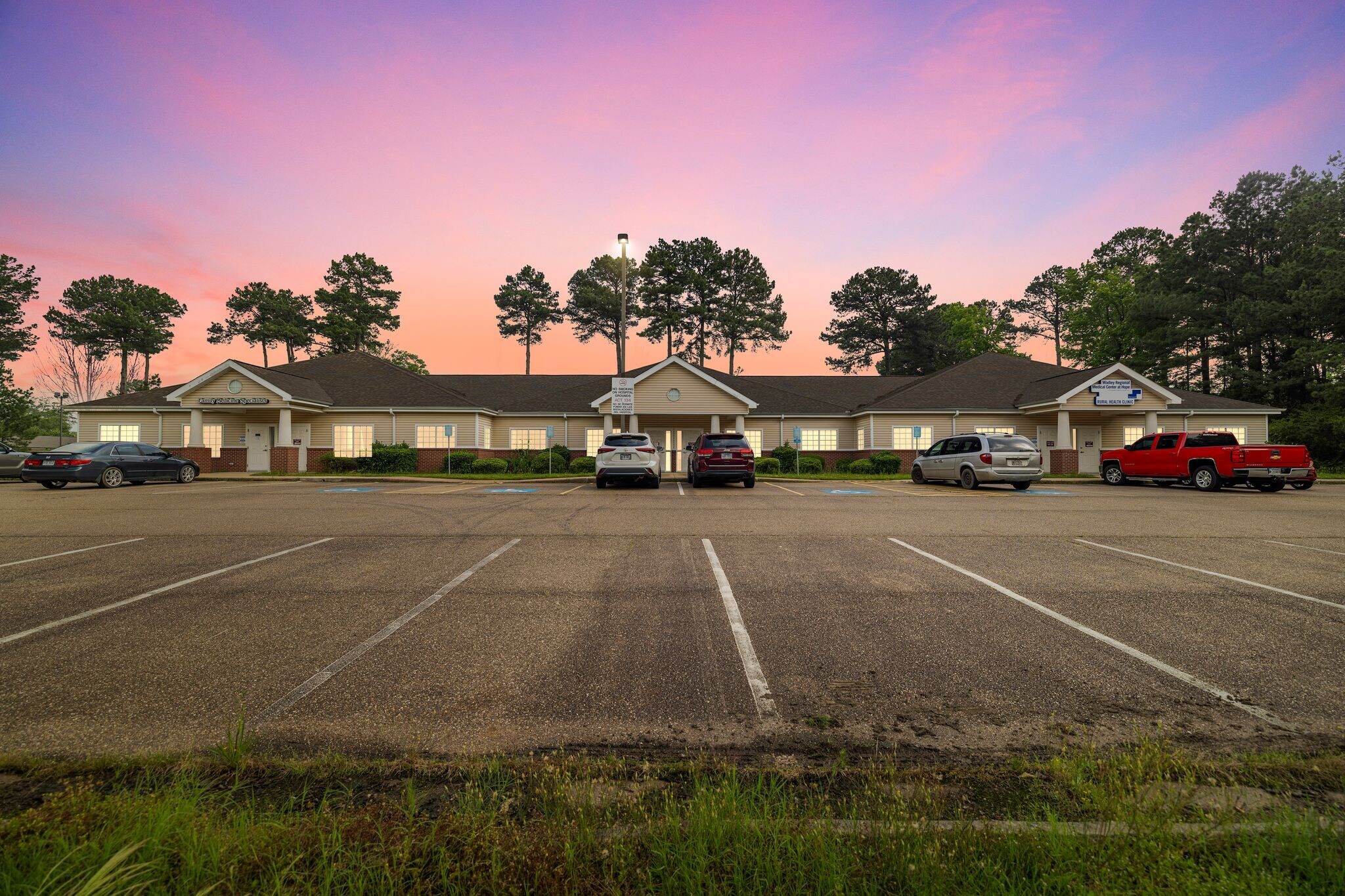 302 Bill Clinton Dr, Hope, AR for lease Building Photo- Image 1 of 7