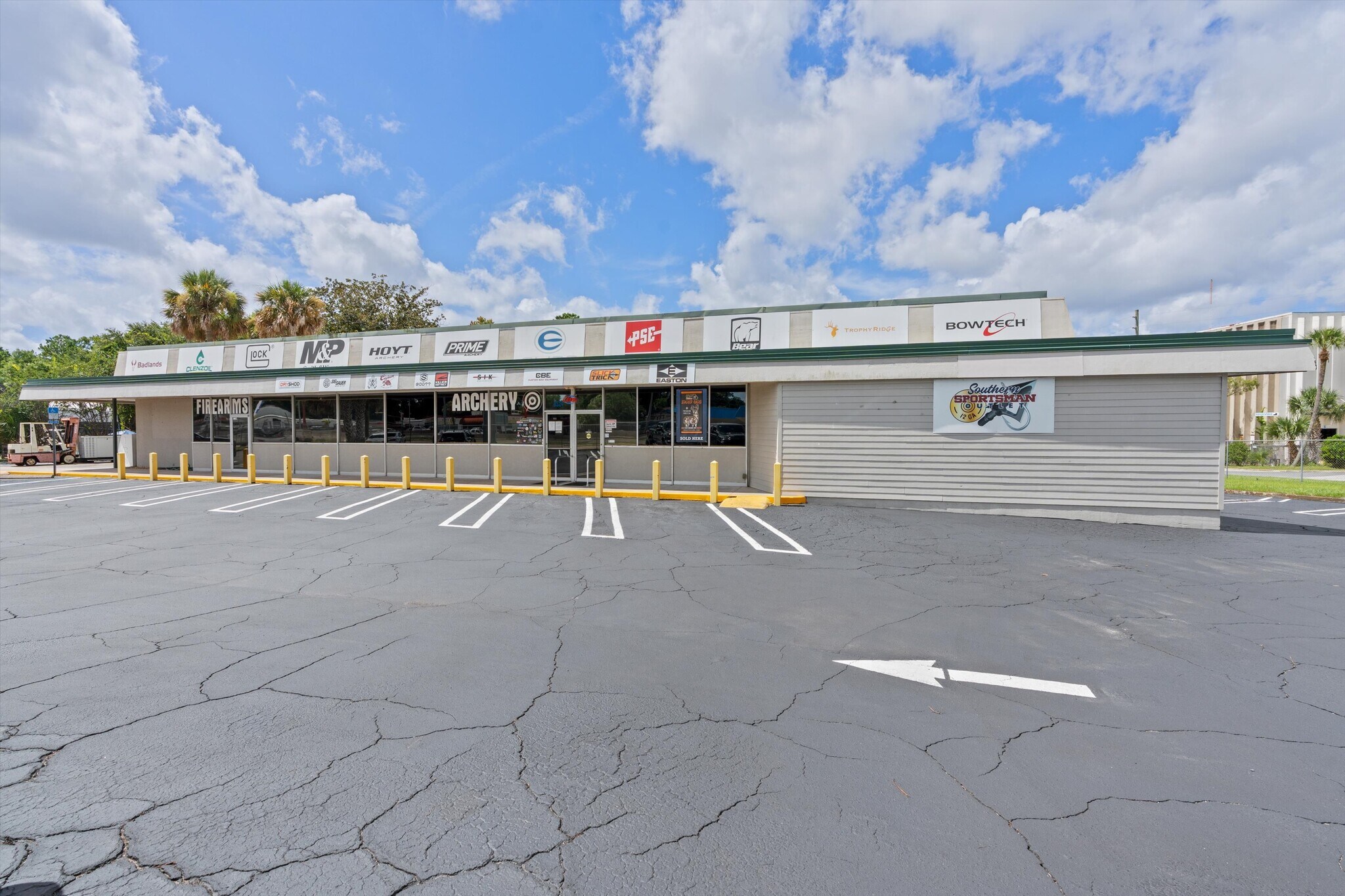 8324 Arlington Expy, Jacksonville, FL à vendre Photo du bâtiment- Image 1 de 1