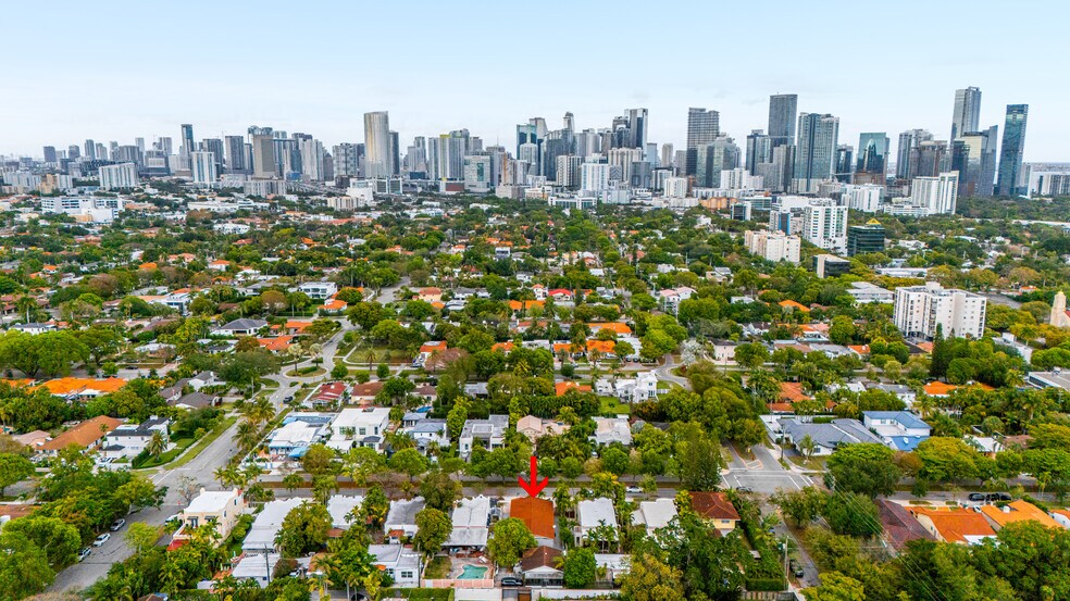 426 SW 26th Rd, Miami, FL à vendre - Photo du bâtiment - Image 3 de 20