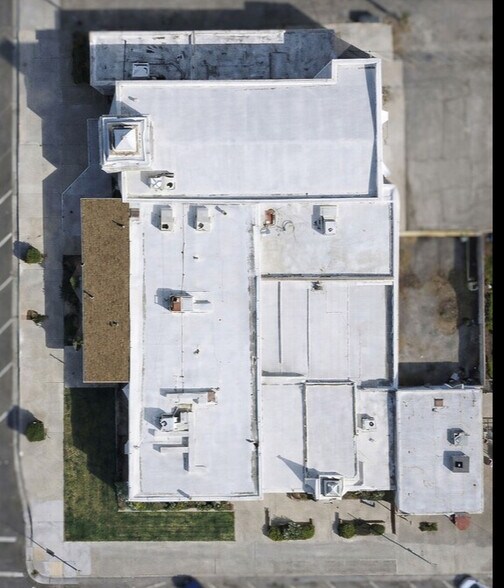 240 E Fresno St, Dinuba, CA à vendre - Photo du bâtiment - Image 3 de 12