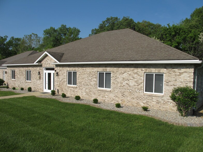 9 Emerald Ter, Swansea, IL à louer - Photo du bâtiment - Image 2 de 5