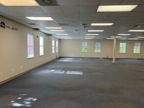 550 Long Point Rd, Mount Pleasant, SC for lease Interior Photo- Image 2 of 8
