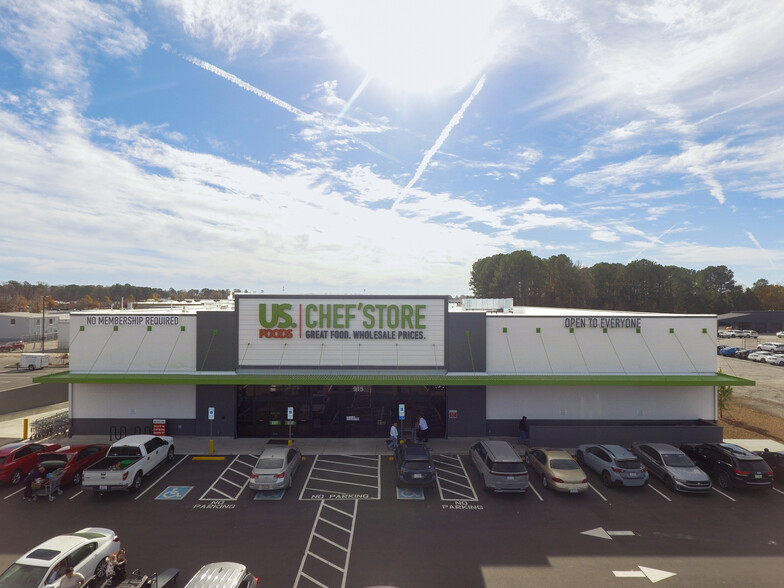 511 Cross Creek Mall, Fayetteville, NC for sale - Building Photo - Image 1 of 1