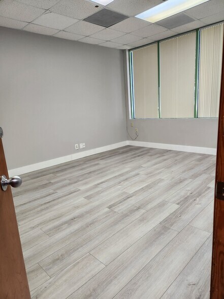 5100 W Copans Rd, Margate, FL à louer - Photo intérieure - Image 2 de 28