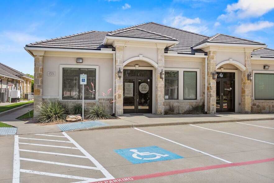 4504 Legacy Dr, Plano, TX à vendre - Photo du bâtiment - Image 3 de 25