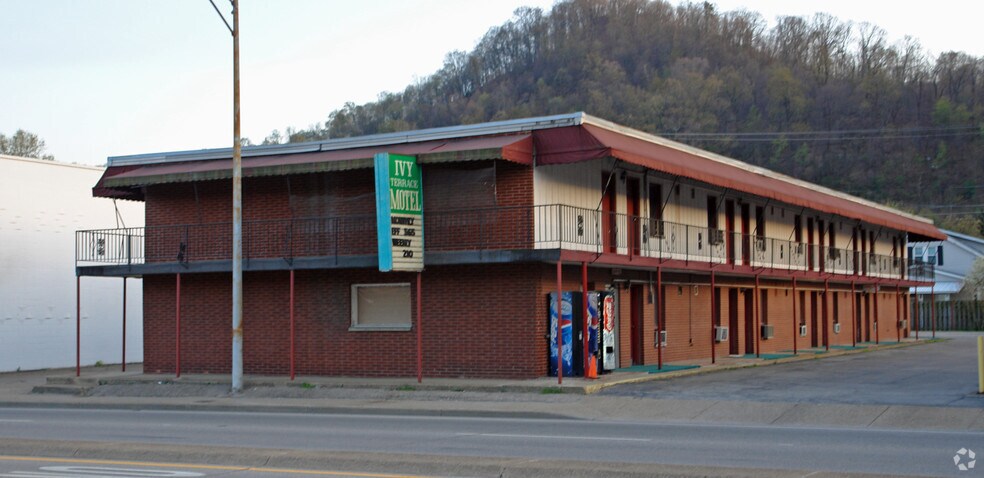 5311 Maccorkle Ave SE, Charleston, WV for sale - Primary Photo - Image 1 of 20