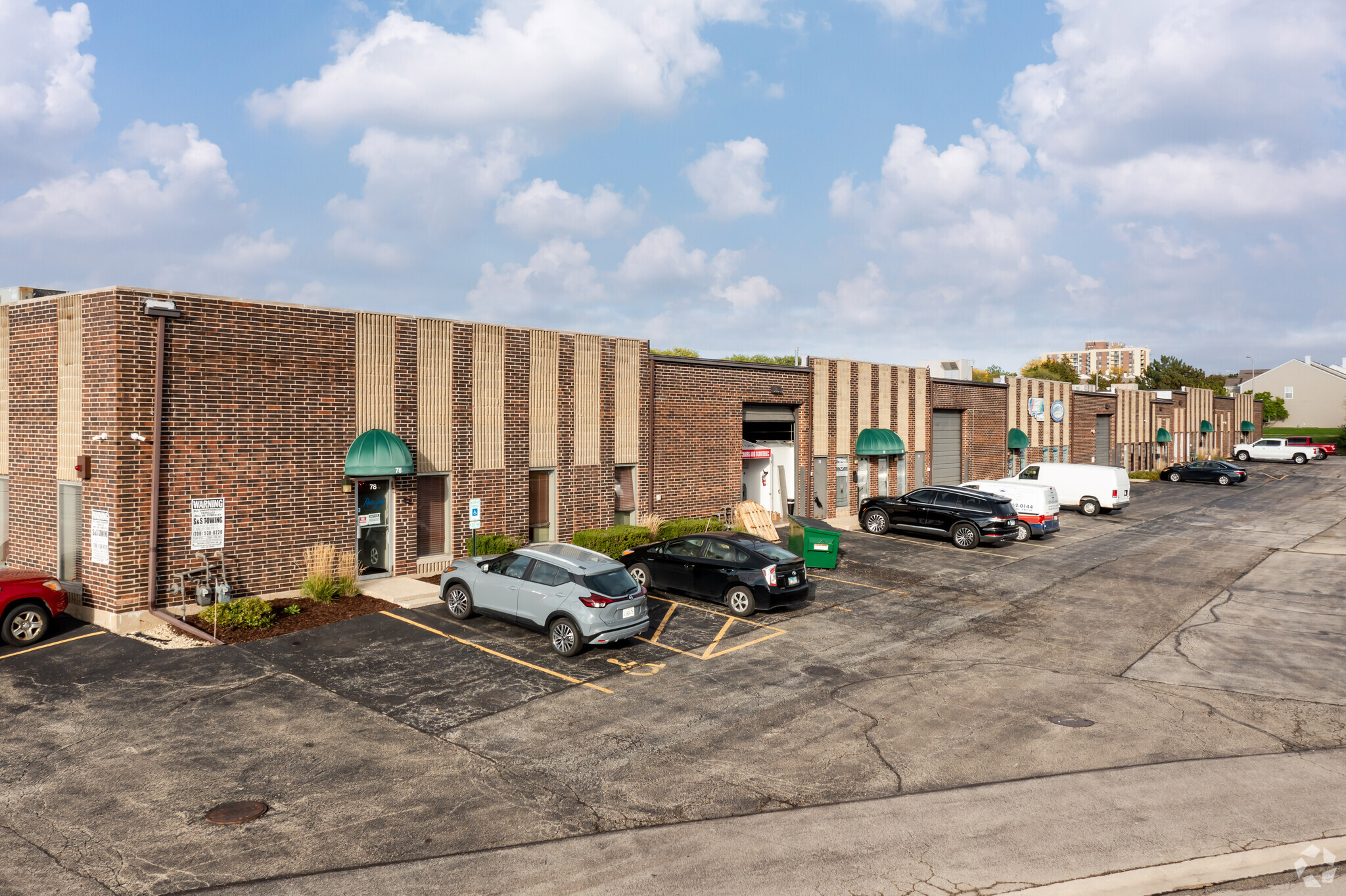 50-88 Eisenhower Ln N, Lombard, IL for lease Building Photo- Image 1 of 7