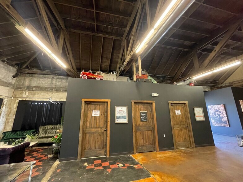 2390 Fairgrounds Rd NE, Salem, OR à vendre - Photo du bâtiment - Image 2 de 6