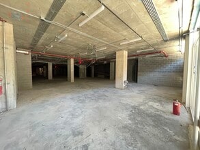 37-29 31st St, Long Island City, NY à louer Photo du bâtiment- Image 2 de 7