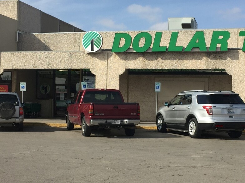 302-304 N Main St, Brownwood, TX for sale - Building Photo - Image 1 of 10