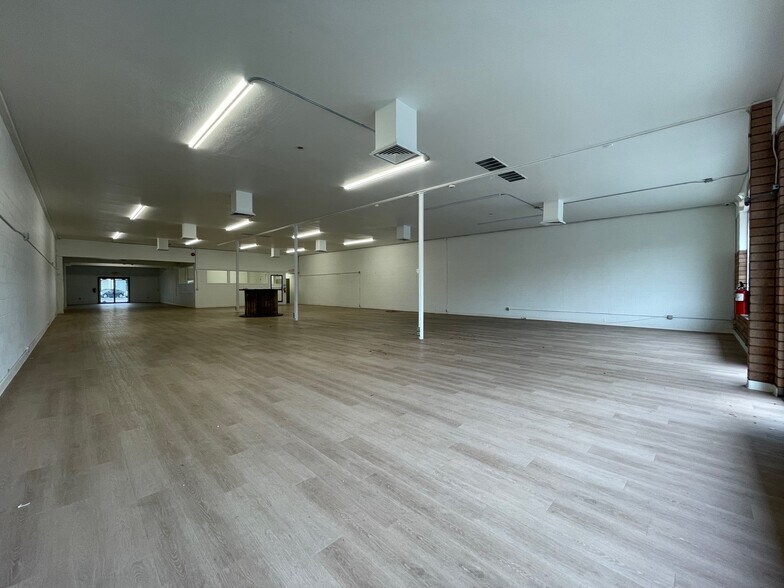 359-363 Merchant St, Vacaville, CA à louer - Photo du bâtiment - Image 3 de 10