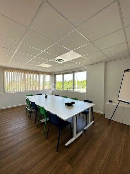 Office in Montpellier for lease - Building Photo - Image 3 of 4