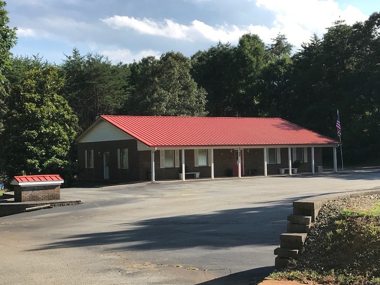 1796 Highway 73, Iron Station, NC for sale - Building Photo - Image 1 of 1