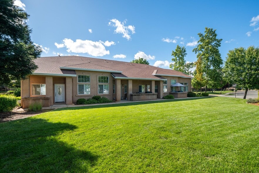 1299 Heavenly Oak Ln, Redding, CA for sale - Building Photo - Image 3 of 5