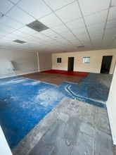 5805-5809 Merriam Dr, Merriam, KS for lease Interior Photo- Image 1 of 3