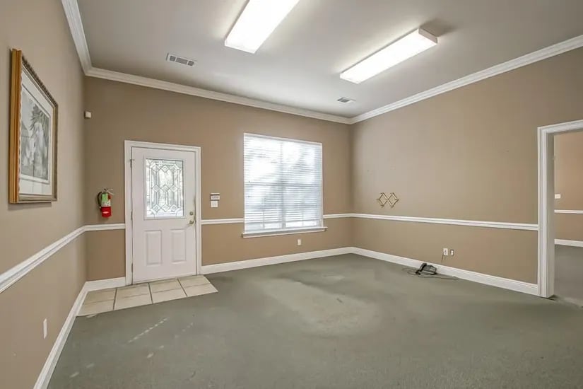 1330 Park Dr, Mandeville, LA for sale - Interior Photo - Image 2 of 10