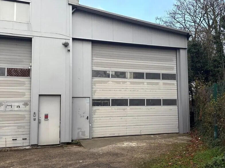 Bureau dans Sucy-en-Brie à louer - Photo du bâtiment - Image 1 de 9