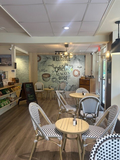 145-147 Rt 27, Edison, NJ for lease Interior Photo- Image 1 of 4