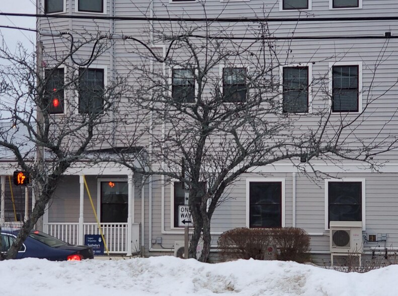 33 Park St, Rockland, ME à vendre - Photo du bâtiment - Image 3 de 10