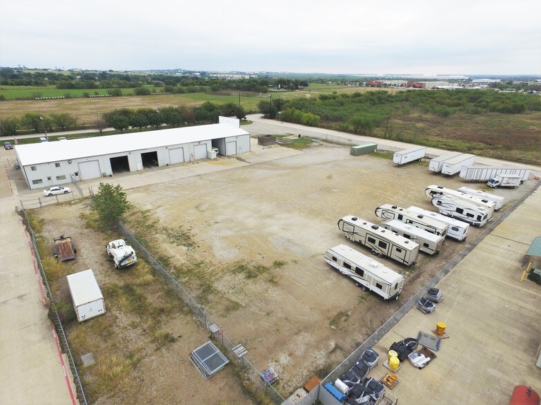 2269 N Masch Branch Rd, Denton, TX à louer - Photo du bâtiment - Image 2 de 21