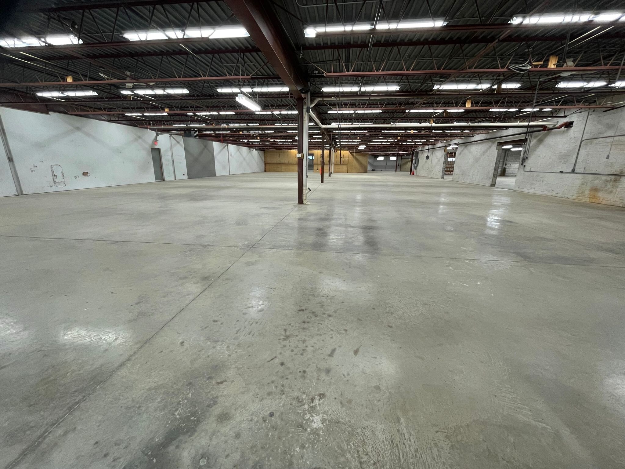 115 Centennial Rd, Shelburne, ON for lease Interior Photo- Image 1 of 7