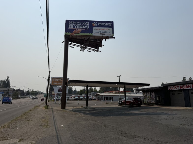 8915 N Division St, Spokane, WA for lease - Building Photo - Image 2 of 7