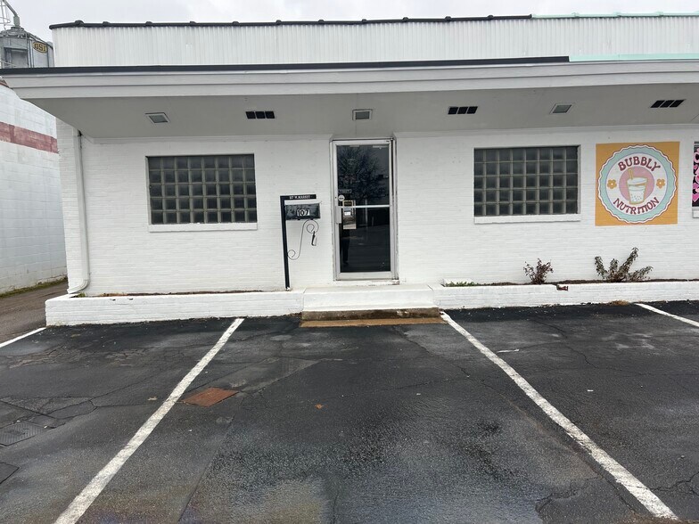105-107 W Market St, Lebanon, TN à louer - Photo du bâtiment - Image 2 de 8