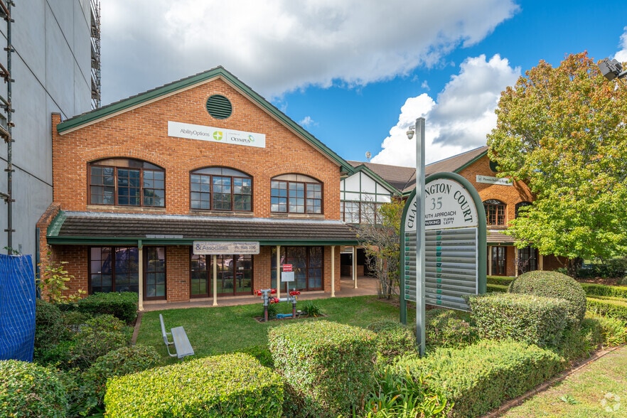 35 Old Northern Rd, Baulkham Hills for sale - Primary Photo - Image 1 of 3