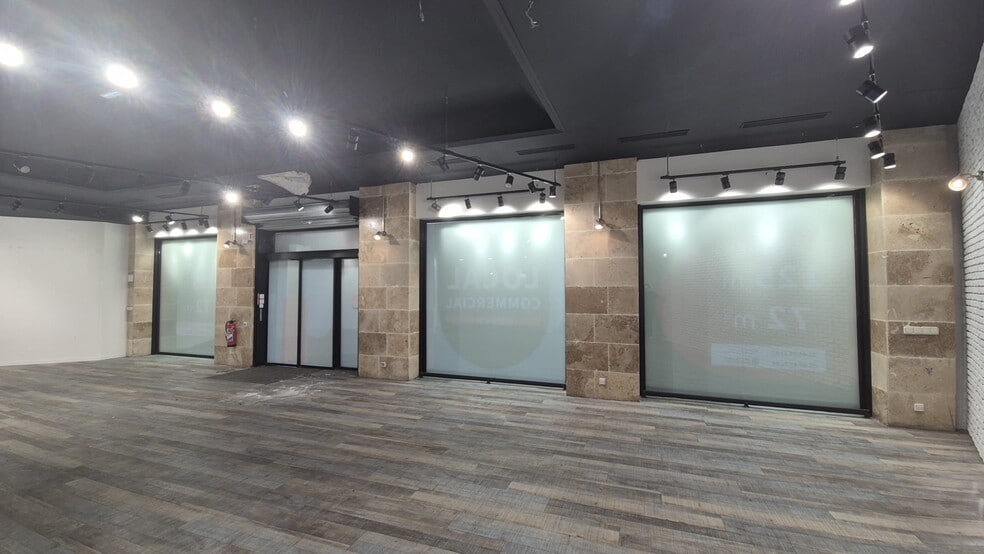 38-44 Rue Washington, Paris for lease - Building Photo - Image 3 of 12