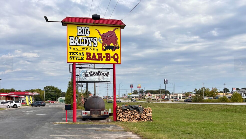 814 E Highway 60, Monett, MO à vendre - Photo du bâtiment - Image 2 de 18