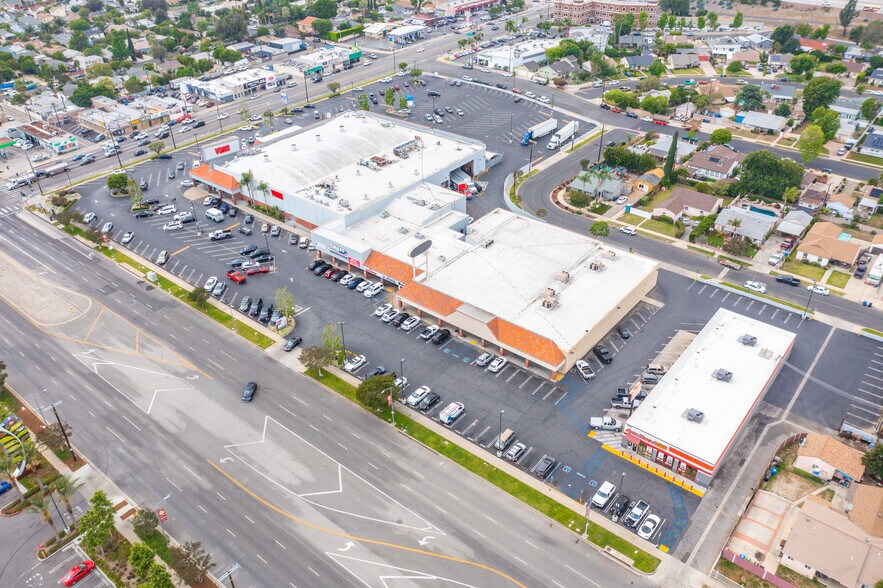 10311-10359 Sepulveda Blvd, Mission Hills, CA à louer - Photo du bâtiment - Image 1 de 5