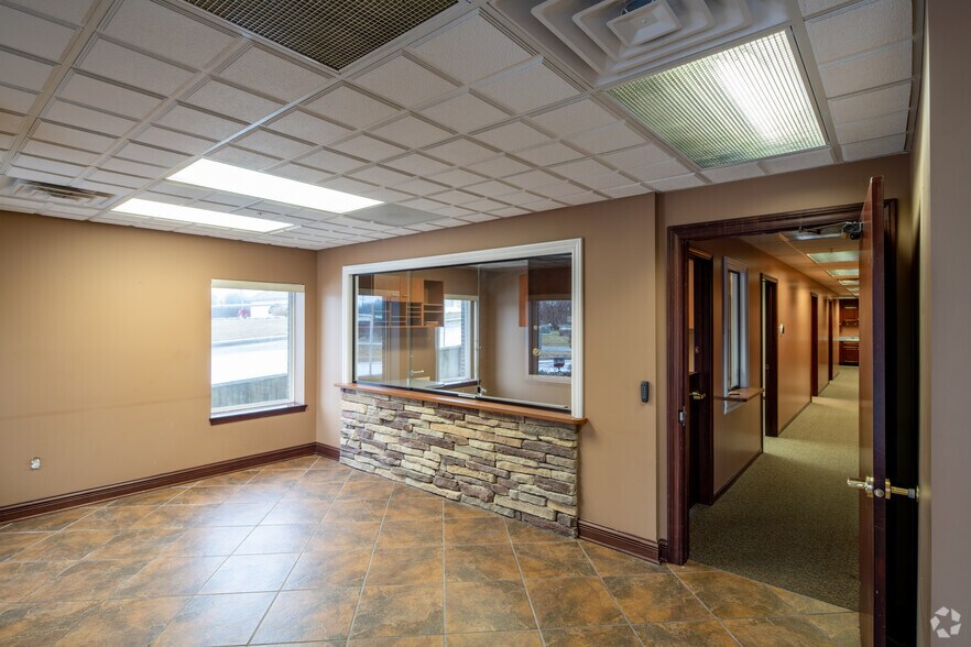 4205 Charlar Dr, Holt, MI à vendre - Photo intérieure - Image 3 de 54