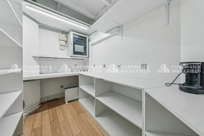 48 Rue De La Bienfaisance, Paris for lease Interior Photo- Image 1 of 6