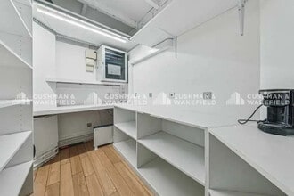 48 Rue De La Bienfaisance, Paris for lease Interior Photo- Image 1 of 6