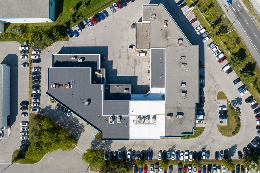 1815 Ironstone Mnr, Pickering, ON à louer - Aérien - Image 2 de 5