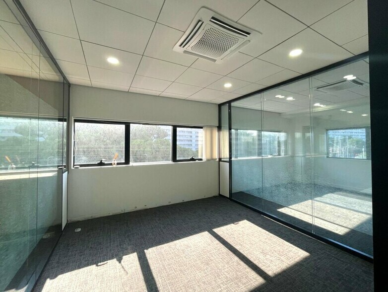 Office in Villeneuve-Loubet for sale - Interior Photo - Image 3 of 12