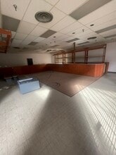 100 S Jefferson St, New Castle, PA for lease Interior Photo- Image 1 of 7