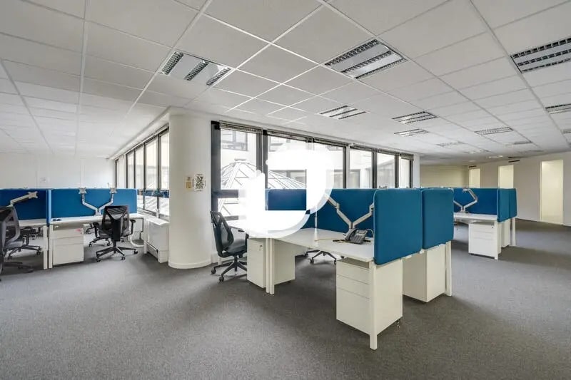 Office in Le Pecq for lease - Interior Photo - Image 2 of 14