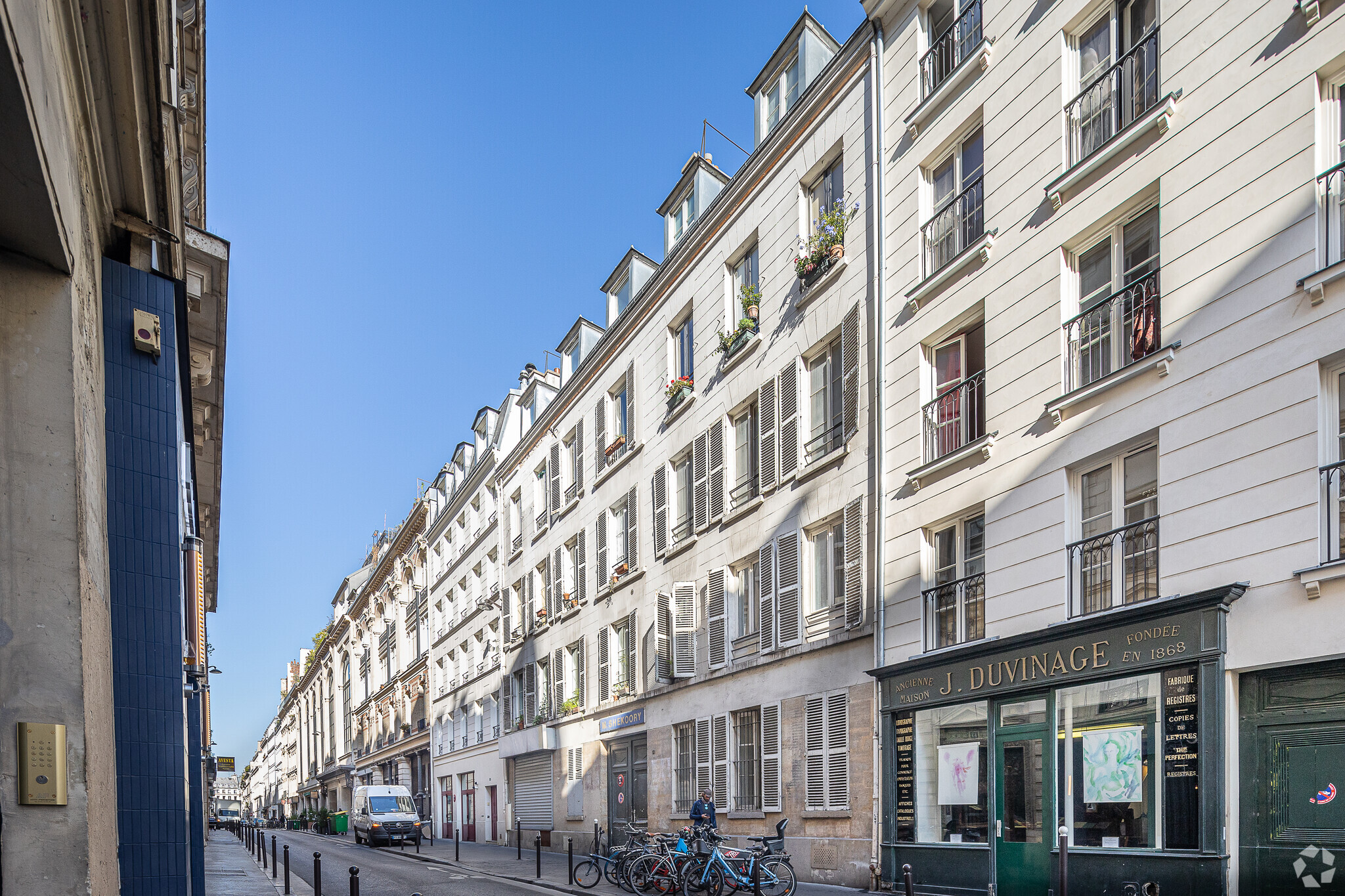 12 Rue D'Enghien, Paris for lease Primary Photo- Image 1 of 4