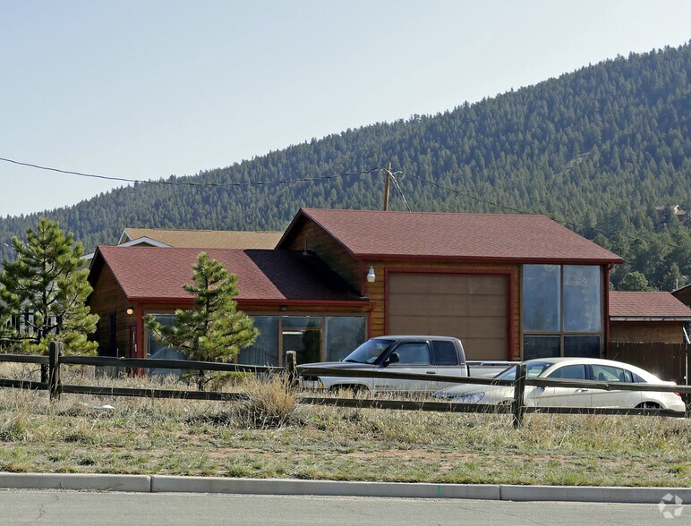 500 Rampart Range Rd, Woodland Park, CO à vendre - Photo du bâtiment - Image 2 de 2