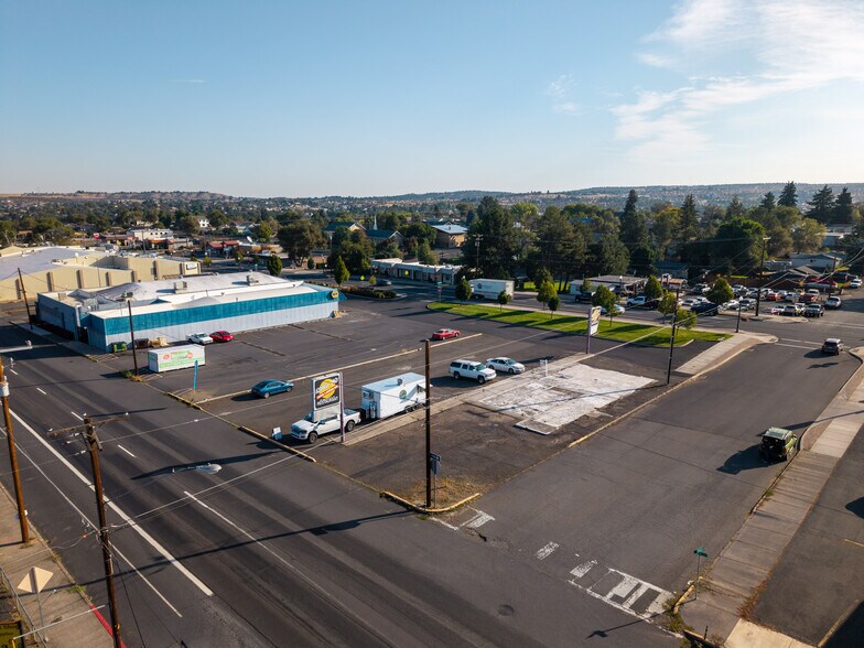 36 SW I St, Madras, OR à louer - Aérien - Image 2 de 7