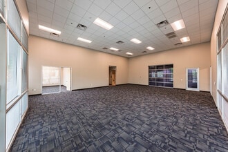 23325 N 23rd Ave, Phoenix, AZ for lease Interior Photo- Image 2 of 5