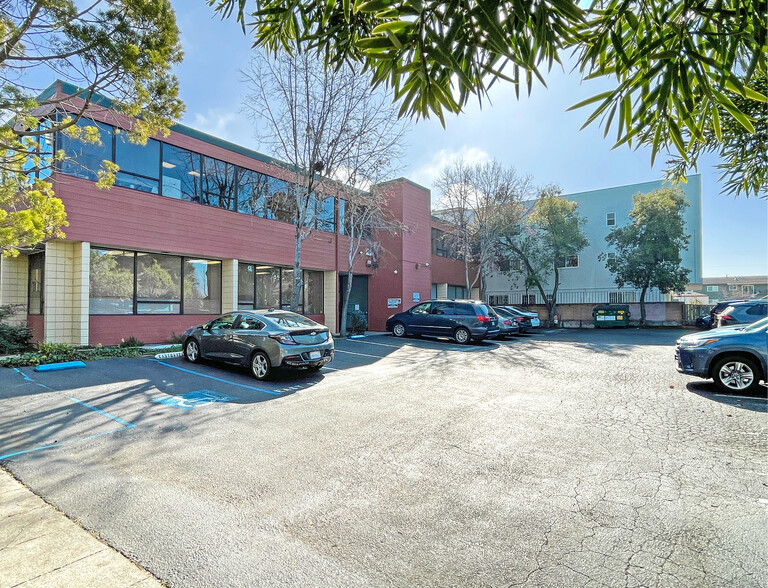 6333 Telegraph Ave, Oakland, CA for lease - Building Photo - Image 3 of 19