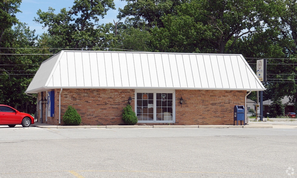 4801 N Wheeling Ave, Muncie, IN à vendre - Photo du bâtiment - Image 2 de 6