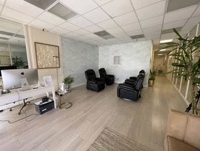 17157-17253 Ventura Blvd, Encino, CA for lease Interior Photo- Image 2 of 7