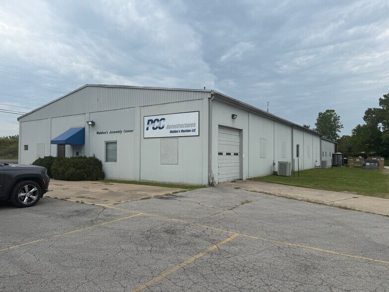 5313 E Apache St, Tulsa, OK à louer - Photo du bâtiment - Image 2 de 15