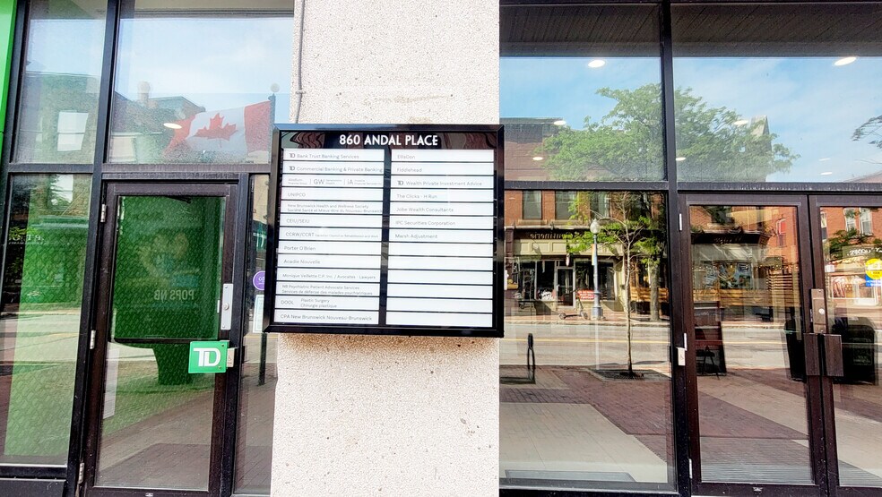 860 Main St, Moncton, NB à louer - Photo du bâtiment - Image 3 de 8