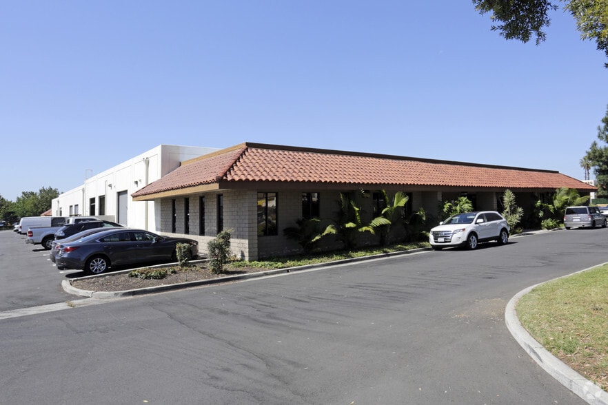570 W Lambert Rd, Brea, CA for lease - Building Photo - Image 3 of 7